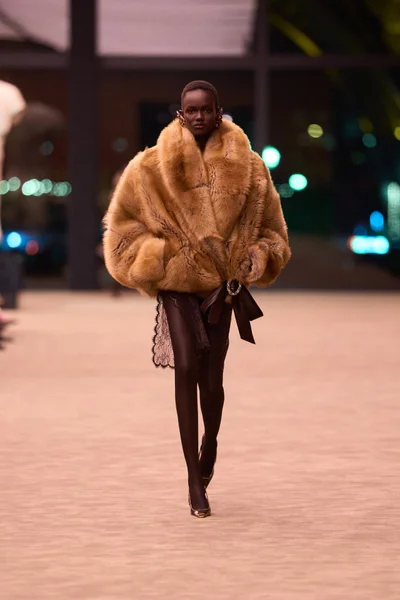 Look 14